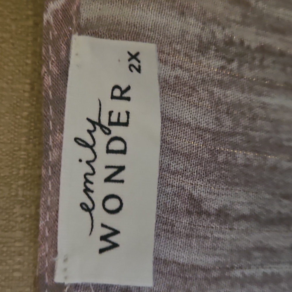 NWOT Emily Wonder Top - Picture 2 of 5